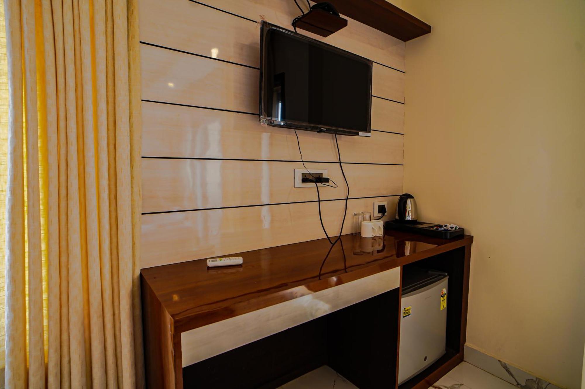 Prasant On Beach Resort !! Lift - Wifi -Restaurant-Parking Facilities-Newly Decorated Room !! Mandarmani Eksteriør billede