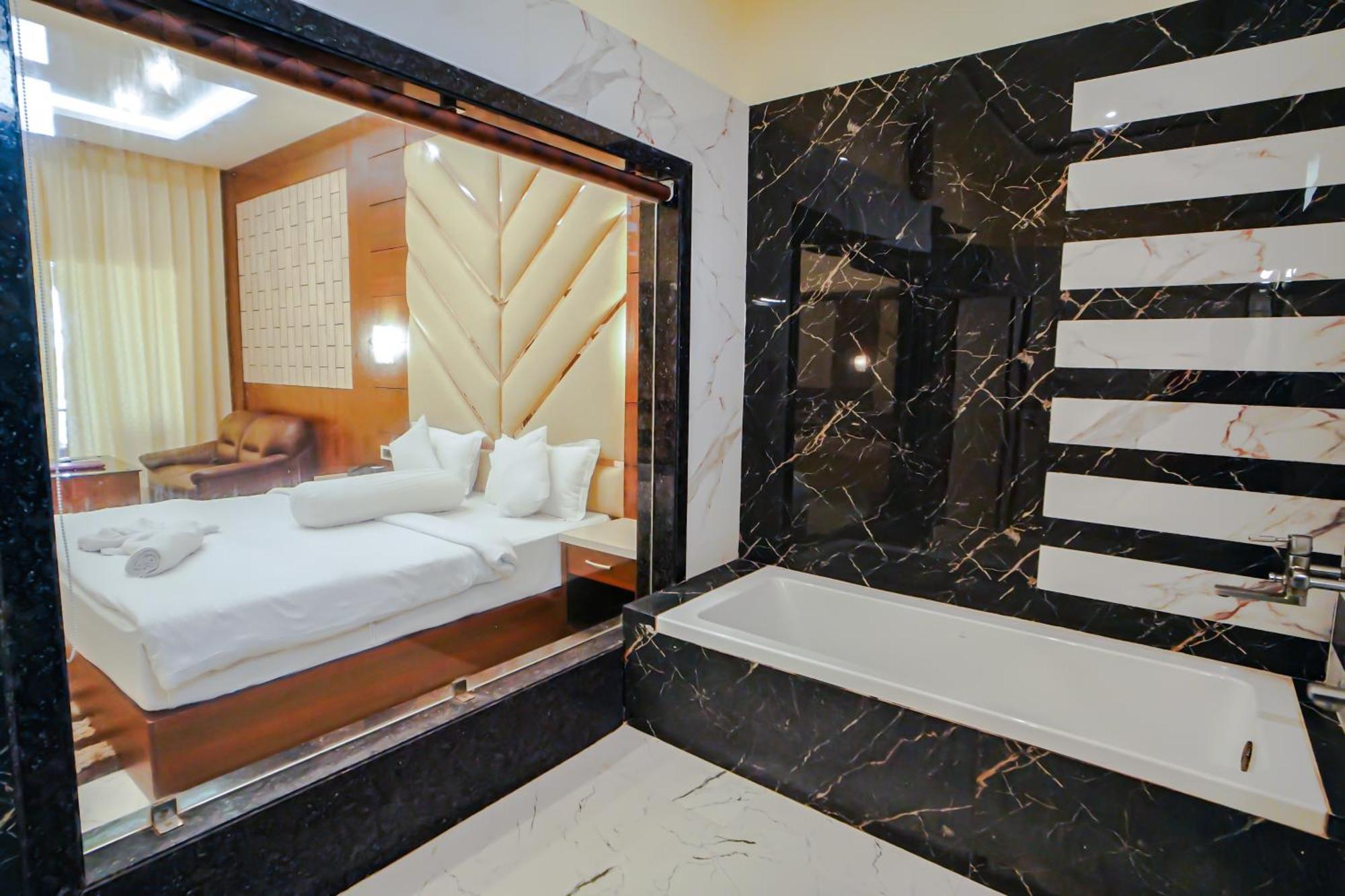 Prasant On Beach Resort !! Lift - Wifi -Restaurant-Parking Facilities-Newly Decorated Room !! Mandarmani Eksteriør billede