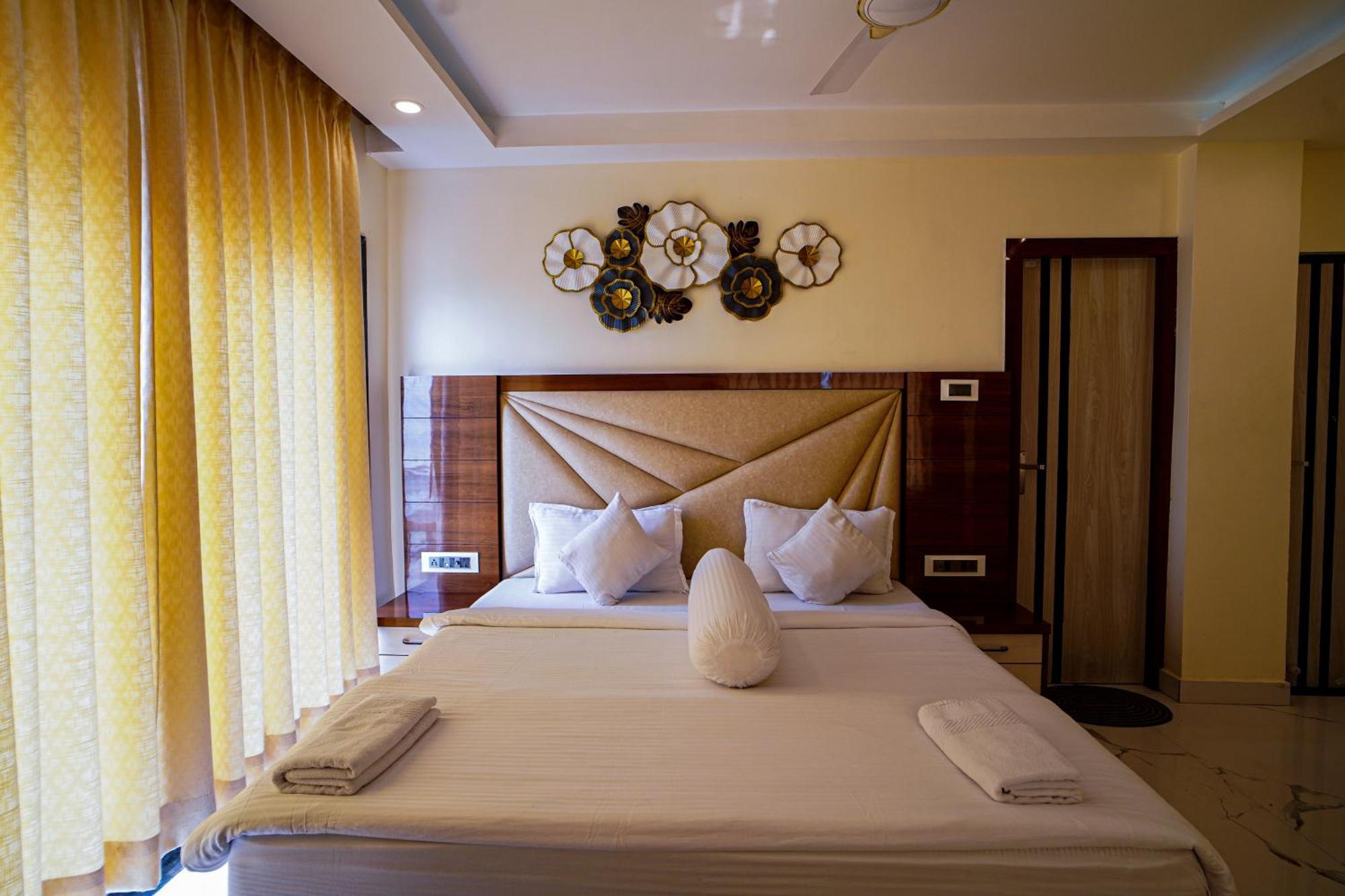 Prasant On Beach Resort !! Lift - Wifi -Restaurant-Parking Facilities-Newly Decorated Room !! Mandarmani Eksteriør billede