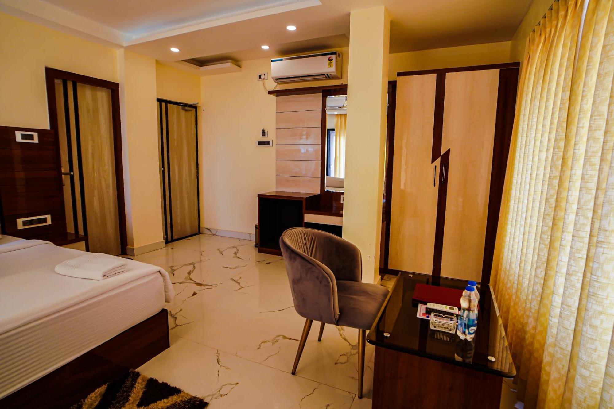 Prasant On Beach Resort !! Lift - Wifi -Restaurant-Parking Facilities-Newly Decorated Room !! Mandarmani Eksteriør billede