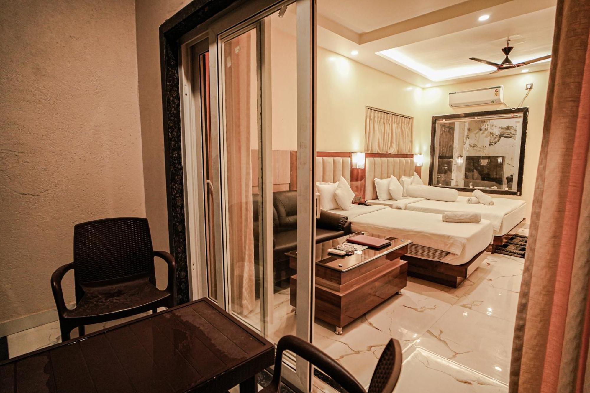 Prasant On Beach Resort !! Lift - Wifi -Restaurant-Parking Facilities-Newly Decorated Room !! Mandarmani Eksteriør billede
