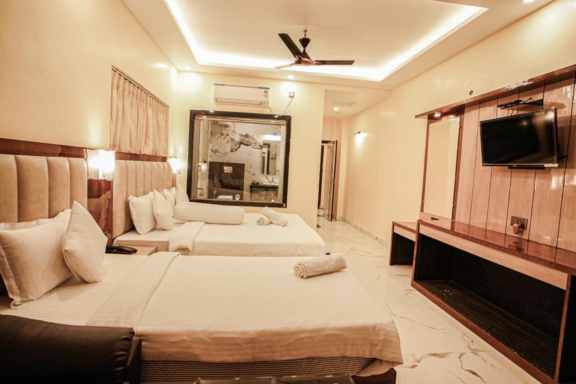 Prasant On Beach Resort !! Lift - Wifi -Restaurant-Parking Facilities-Newly Decorated Room !! Mandarmani Eksteriør billede