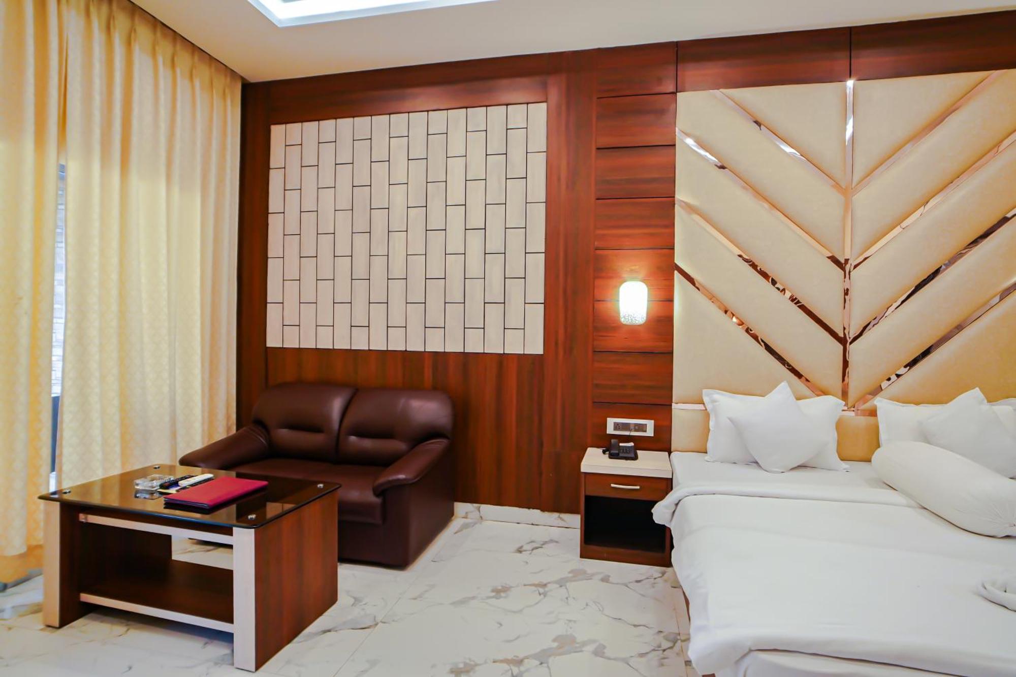 Prasant On Beach Resort !! Lift - Wifi -Restaurant-Parking Facilities-Newly Decorated Room !! Mandarmani Eksteriør billede