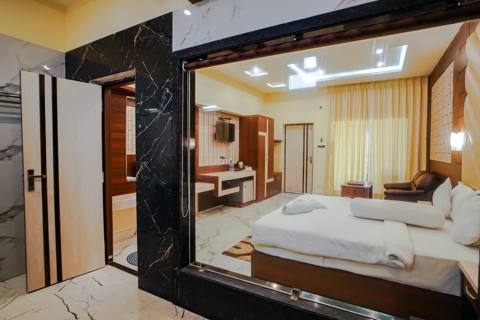Prasant On Beach Resort !! Lift - Wifi -Restaurant-Parking Facilities-Newly Decorated Room !! Mandarmani Eksteriør billede