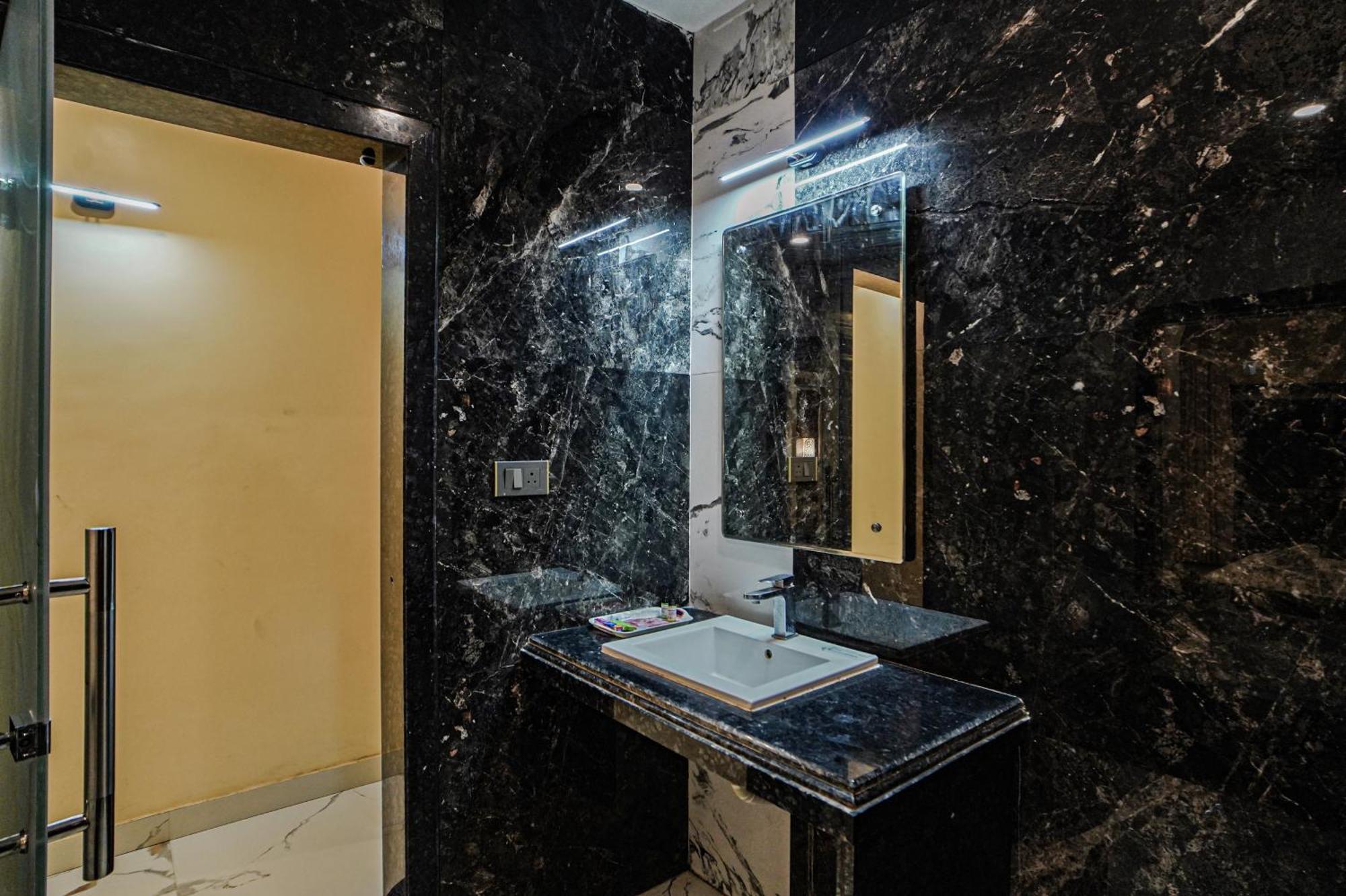 Prasant On Beach Resort !! Lift - Wifi -Restaurant-Parking Facilities-Newly Decorated Room !! Mandarmani Eksteriør billede