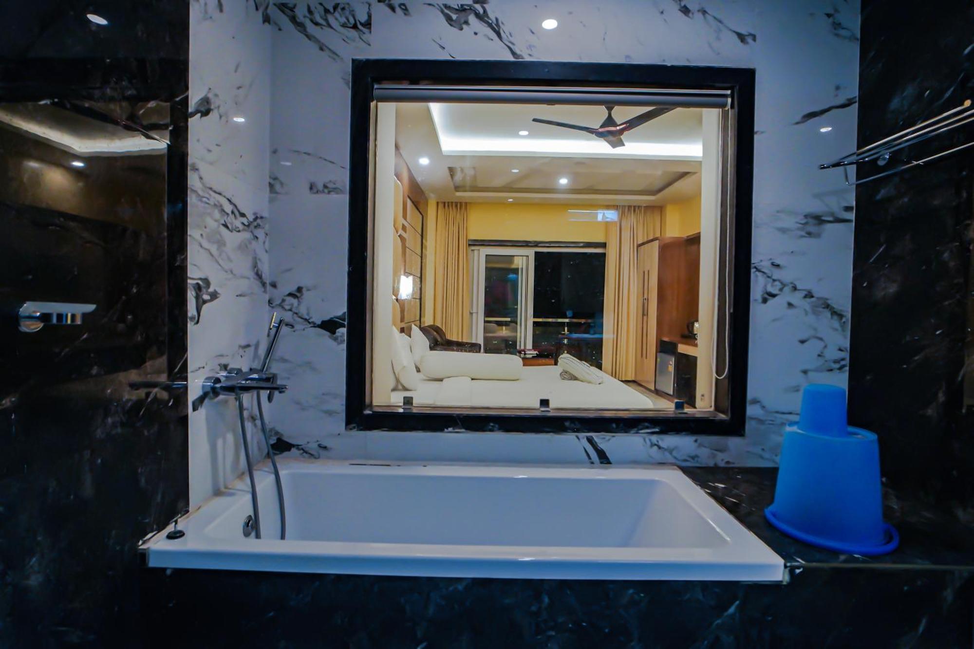 Prasant On Beach Resort !! Lift - Wifi -Restaurant-Parking Facilities-Newly Decorated Room !! Mandarmani Eksteriør billede