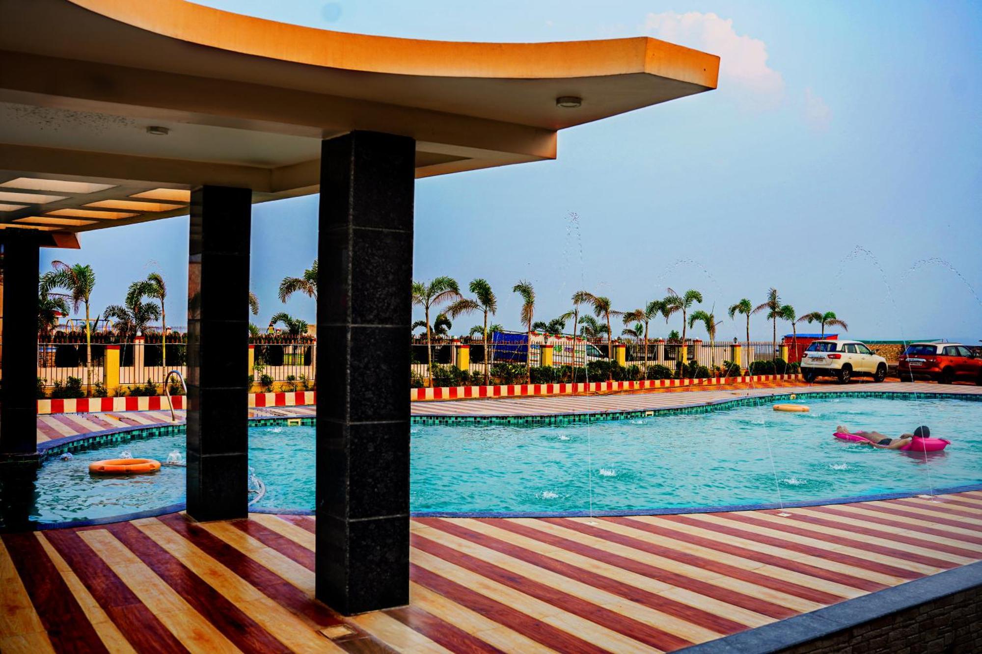 Prasant On Beach Resort !! Lift - Wifi -Restaurant-Parking Facilities-Newly Decorated Room !! Mandarmani Eksteriør billede