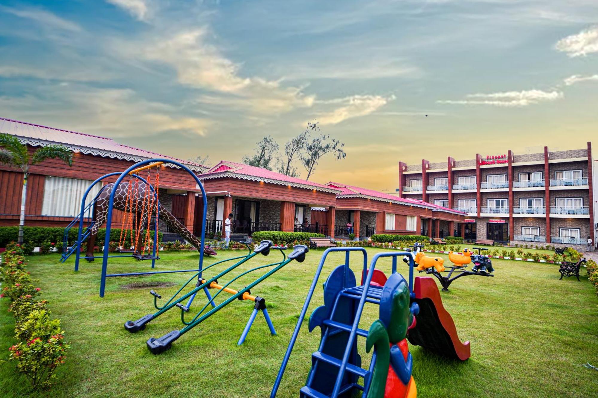 Prasant On Beach Resort !! Lift - Wifi -Restaurant-Parking Facilities-Newly Decorated Room !! Mandarmani Eksteriør billede