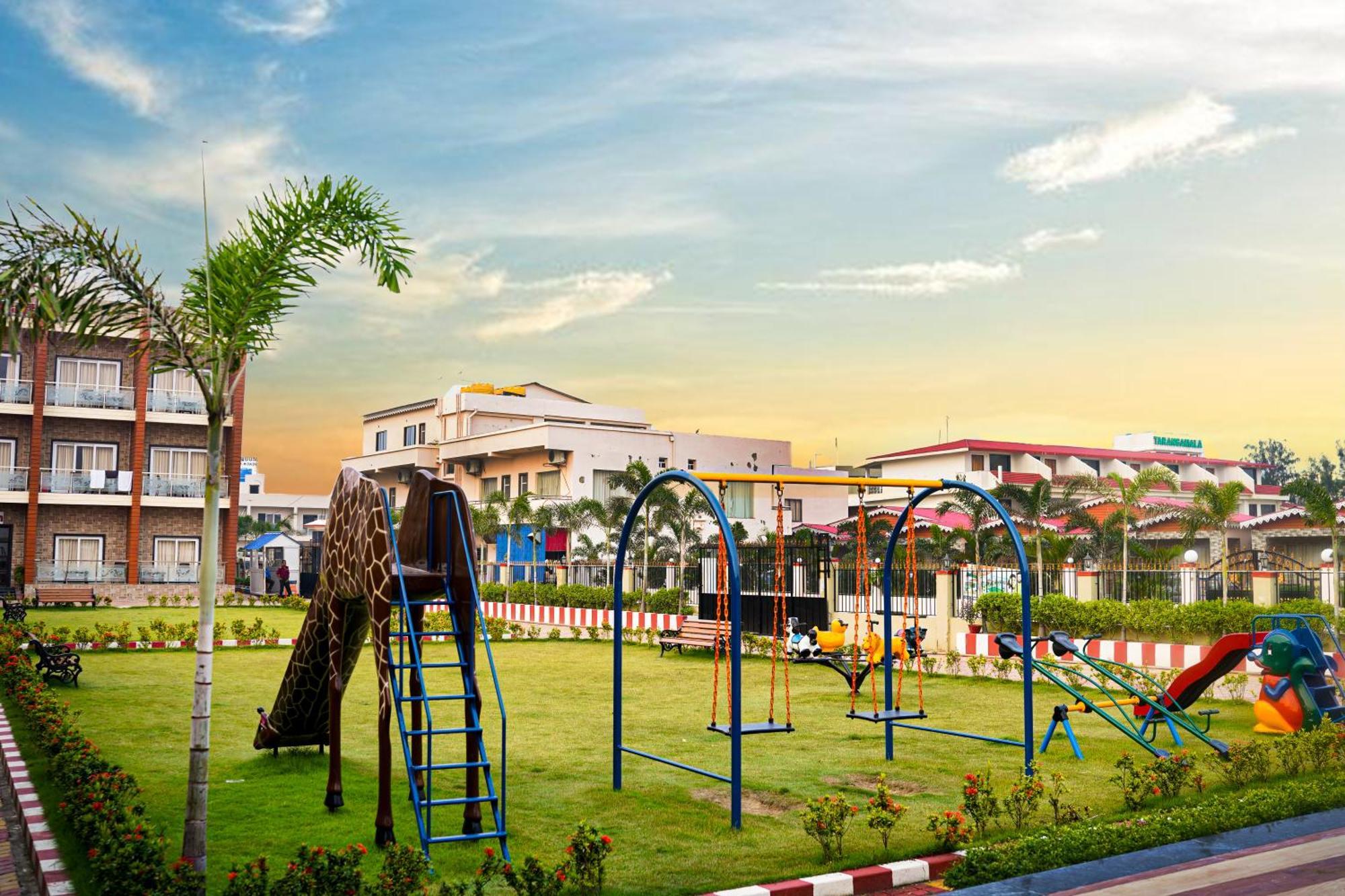 Prasant On Beach Resort !! Lift - Wifi -Restaurant-Parking Facilities-Newly Decorated Room !! Mandarmani Eksteriør billede