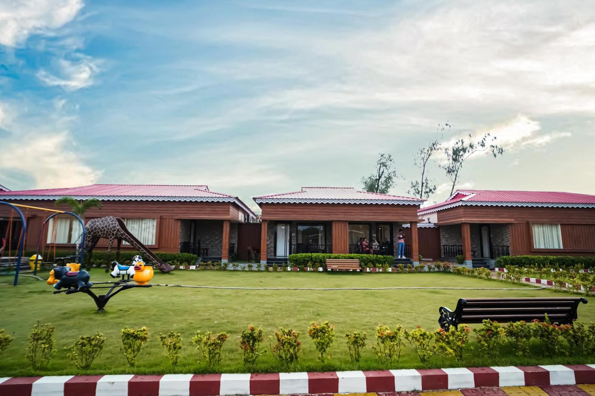 Prasant On Beach Resort !! Lift - Wifi -Restaurant-Parking Facilities-Newly Decorated Room !! Mandarmani Eksteriør billede