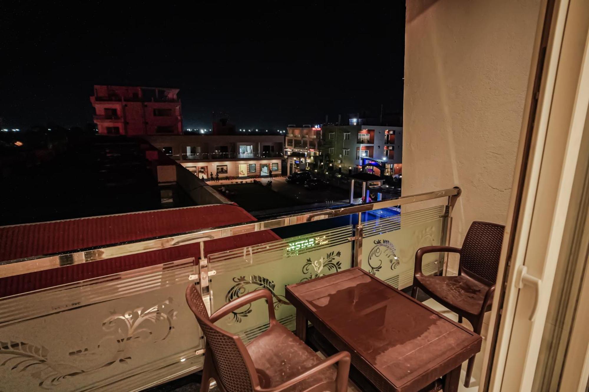 Prasant On Beach Resort !! Lift - Wifi -Restaurant-Parking Facilities-Newly Decorated Room !! Mandarmani Eksteriør billede